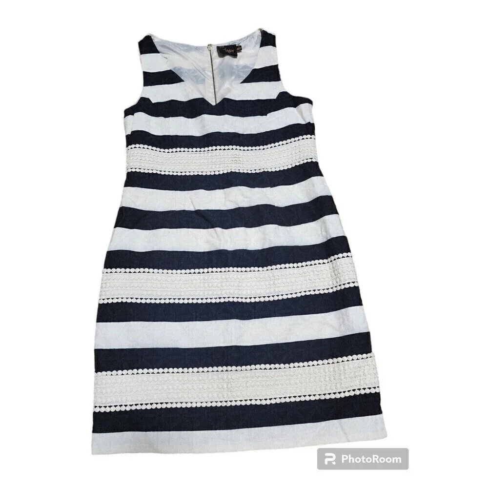 Just Taylor Just TaylorClassic and Timeless Black and lvory Striped V-Neck 4 - Picture 1 of 12